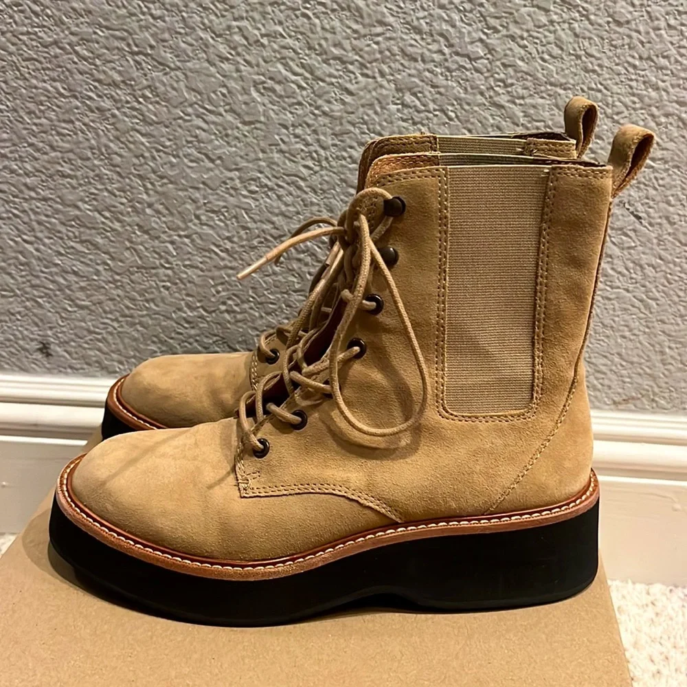 Madewell sand colored boots - Picture 2 of 4